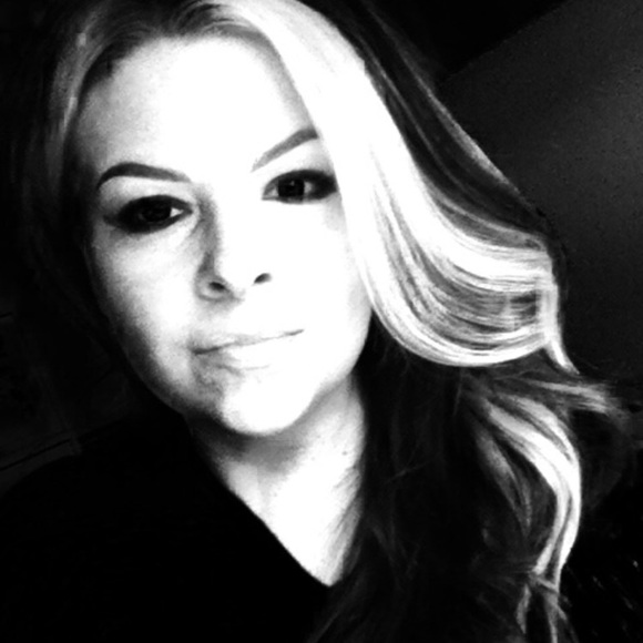 Meet your Posher, Alison - Picture 1 of 1